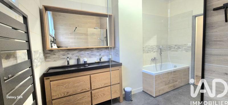 Maison - 104 m² - 4 pièces