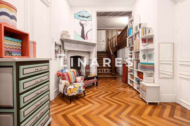 Appartement - 211 m² - 5 pièces