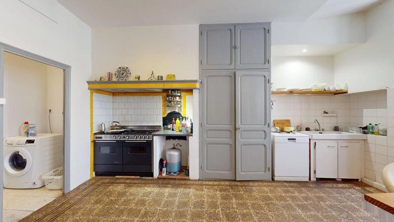 Maison de village - 410 m² - 13 pièces