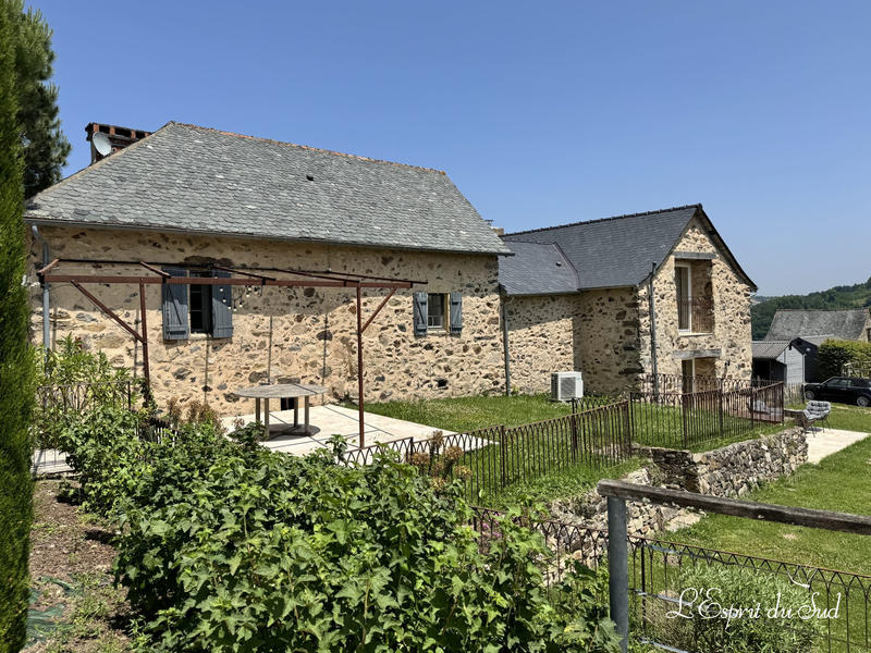 Maison - 700 m² - 26 pièces