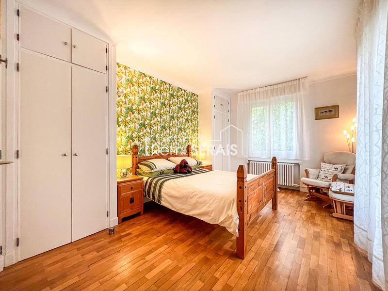 Maison - 248 m² - 9 pièces