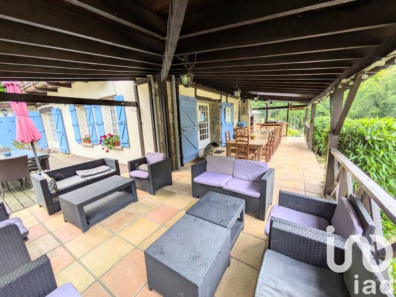 Maison - 303 m² - 19 pièces