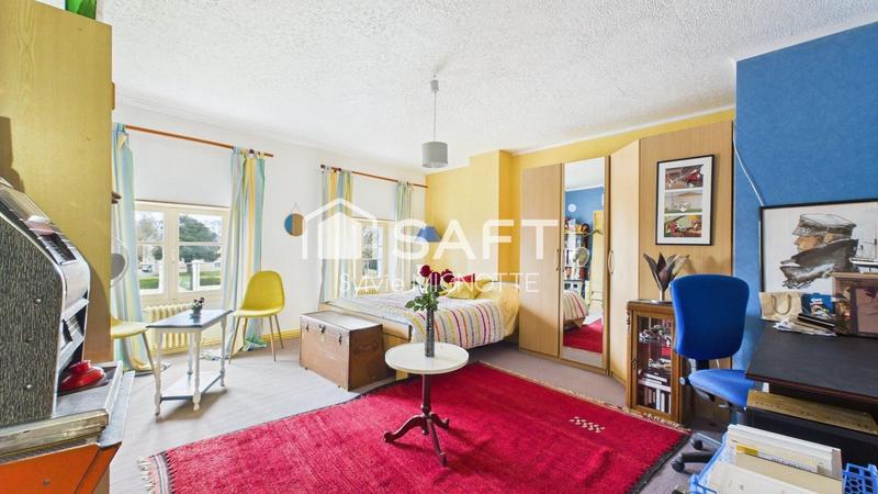 Maison - 302 m² - 11 pièces