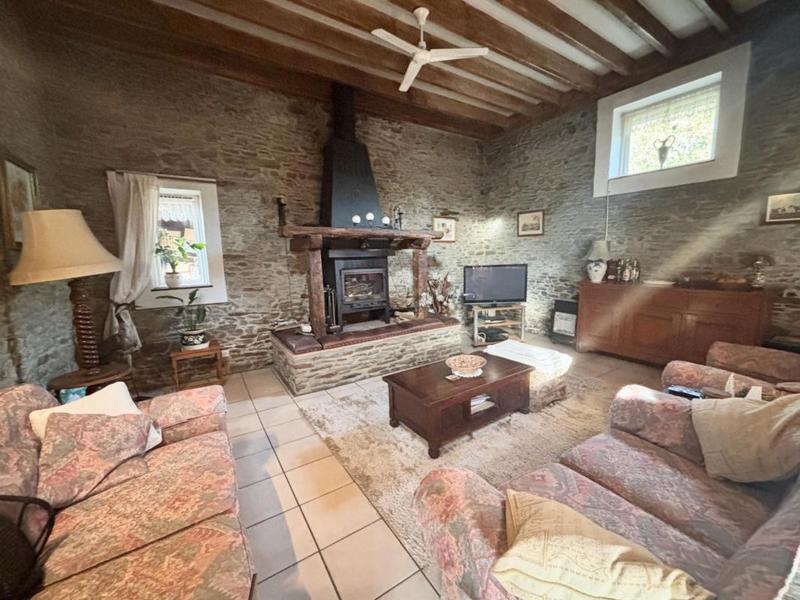 Maison en pierre - 317 m² - 15 pièces