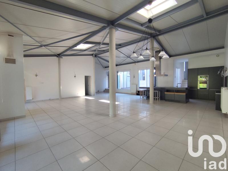 Maison - 385 m² - 5 pièces