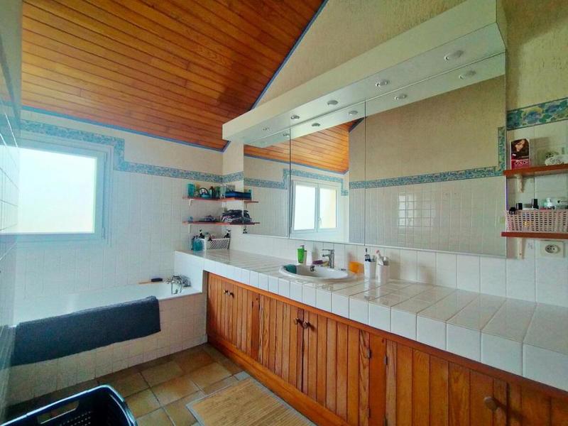 Maison - 188 m² - 8 pièces