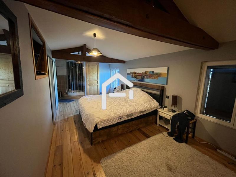 Maison - 2 150 m² - 7 pièces