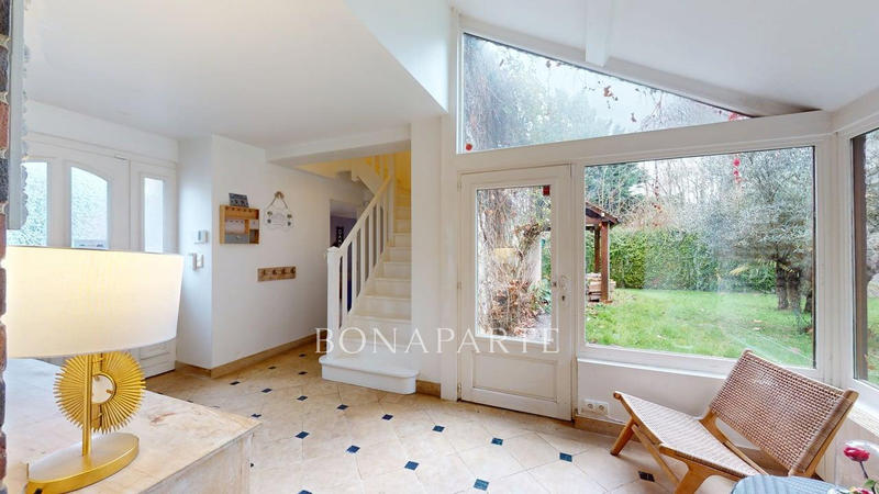 Maison - 367 m² - 16 pièces