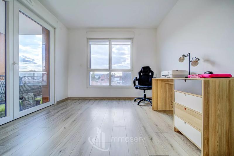 Appartement - 80 m² - 4 pièces