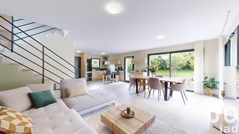 Maison - 138 m² - 5 pièces