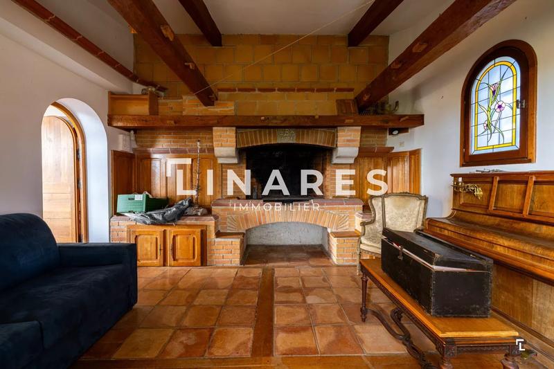 Maison - 240 m² - 7 pièces