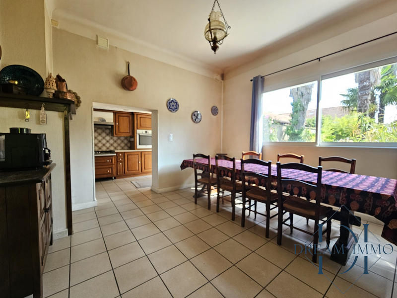 Villa - 319 m² - 14 pièces