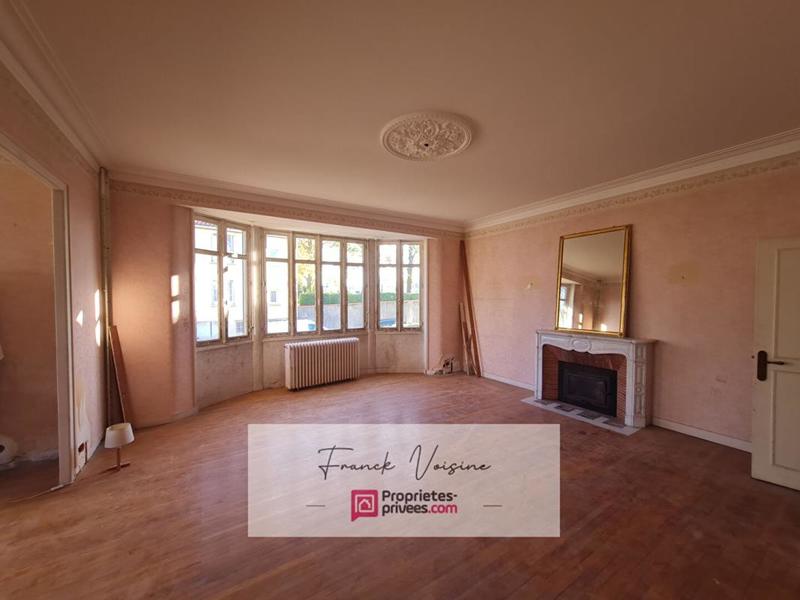 Maison - 212 m² - 8 pièces