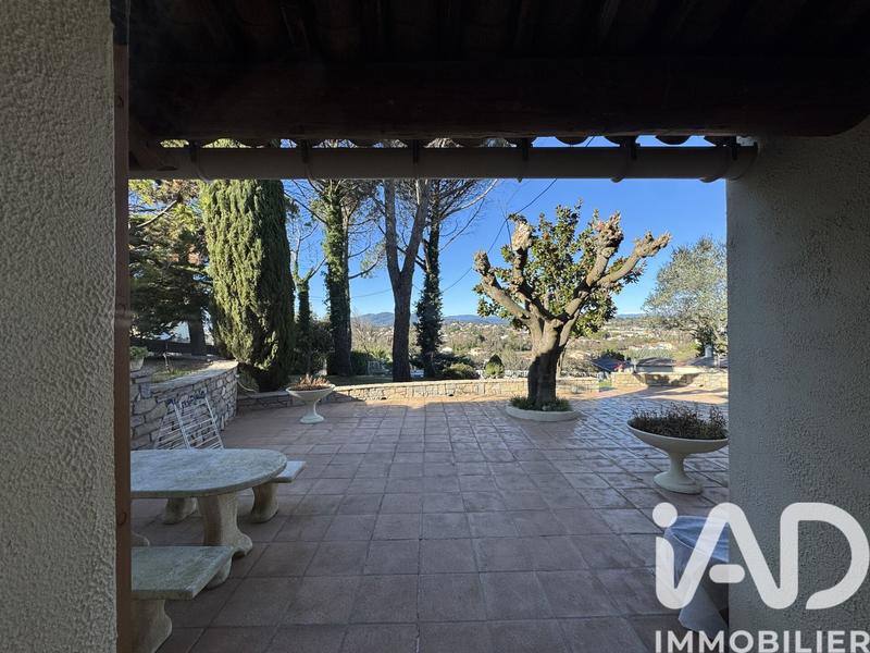 Maison - 197 m² - 7 pièces