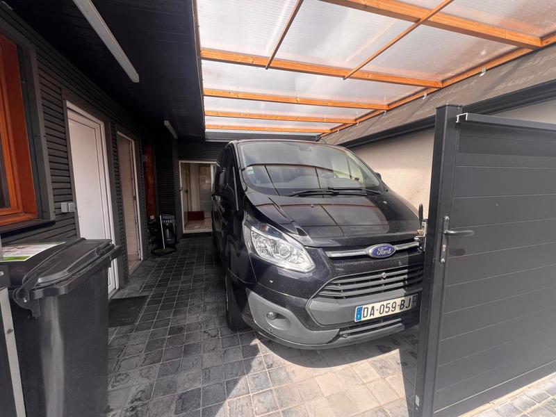 Local commercial - 200 m² - 3 pièces