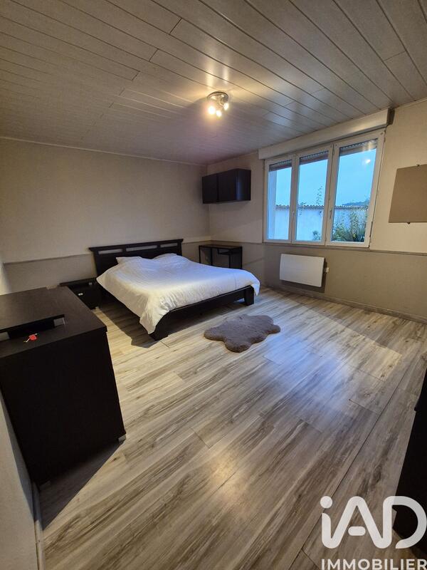 Maison - 258 m² - 9 pièces