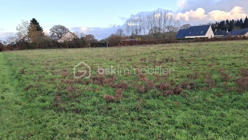 Terrain constructible - 2 200 m²