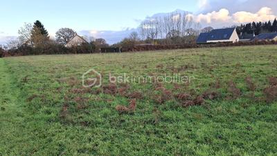 Terrain constructible - 2 200 m²