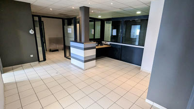 Local commercial - 114 m²