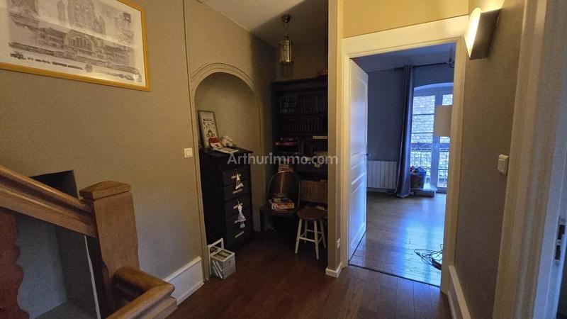 Maison - 243 m² - 11 pièces