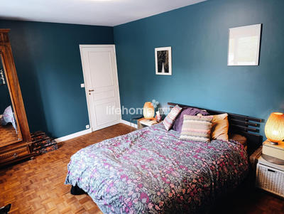 Maison - 323 m² - 8 pièces