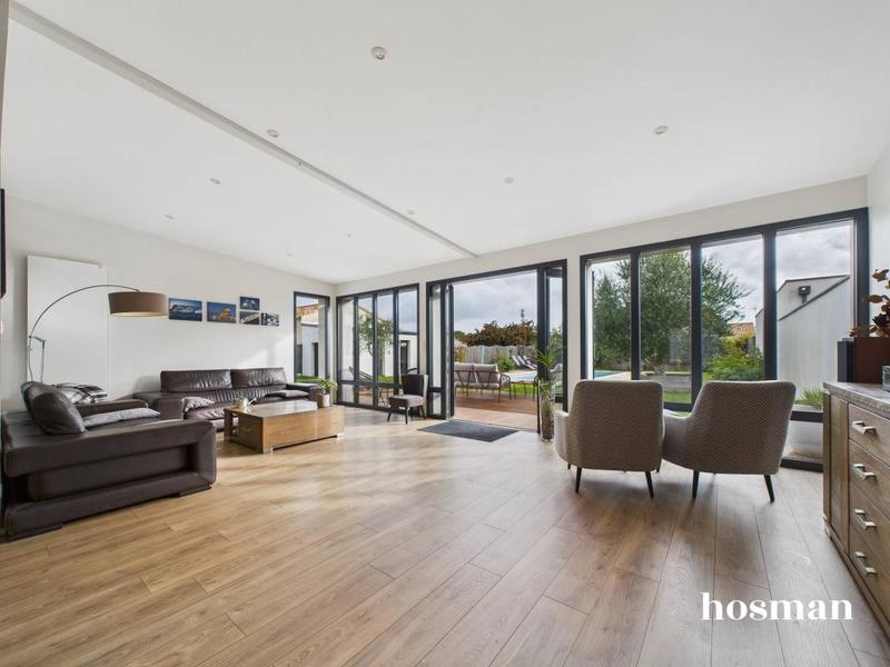 Maison - 172 m² - 8 pièces