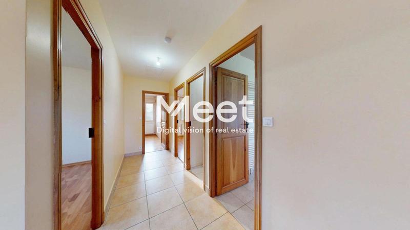 Maison - 220 m² - 6 pièces