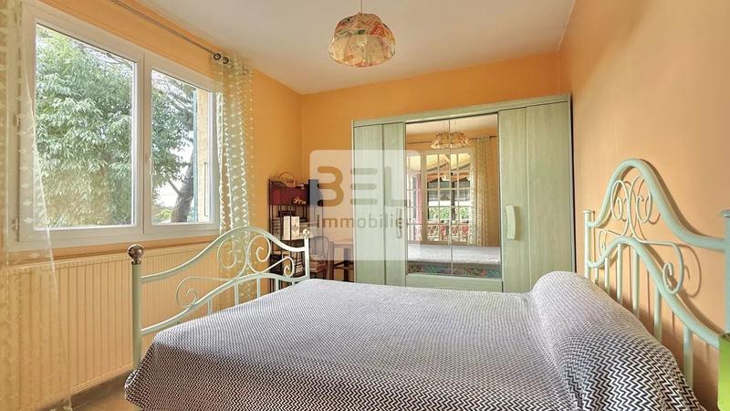 Villa - 100 m² - 5 pièces