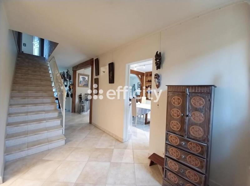 Pavillon - 200 m² - 7 pièces