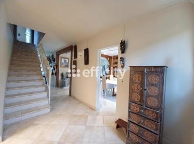 Pavillon - 200 m² - 7 pièces