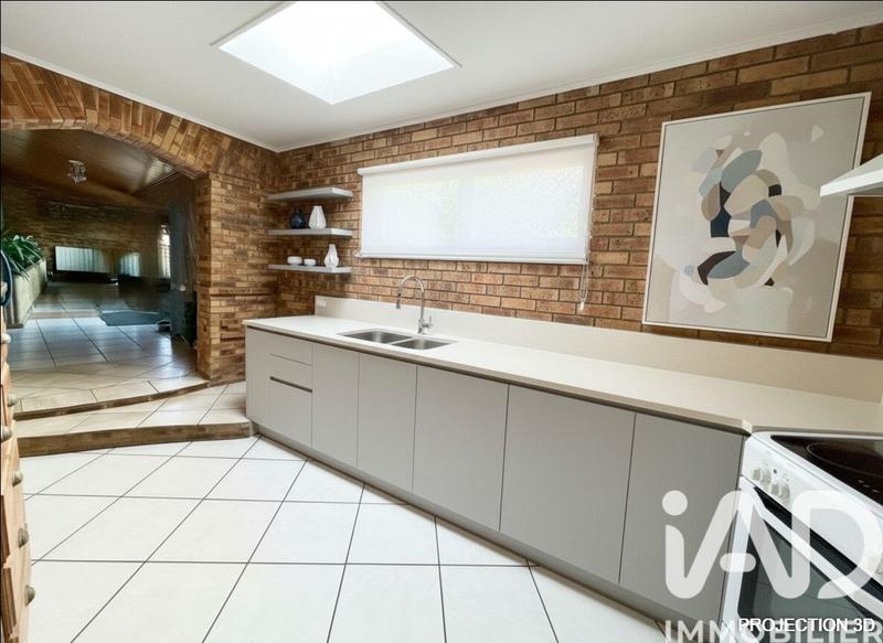 Maison - 227 m² - 9 pièces