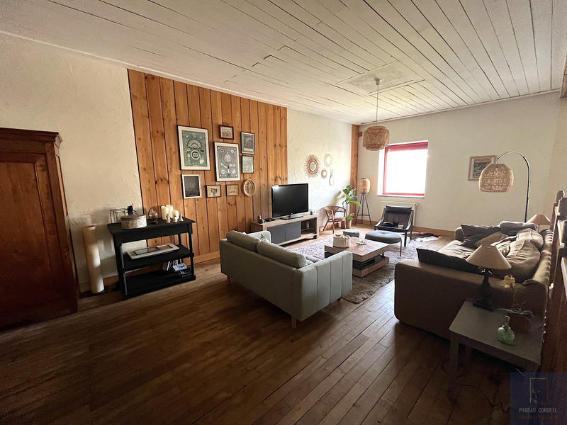 Maison - 260 m² - 7 pièces