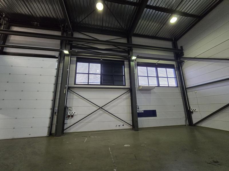 Local d'activités - 960 m²