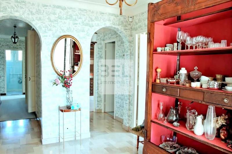 Villa - 228 m² - 10 pièces