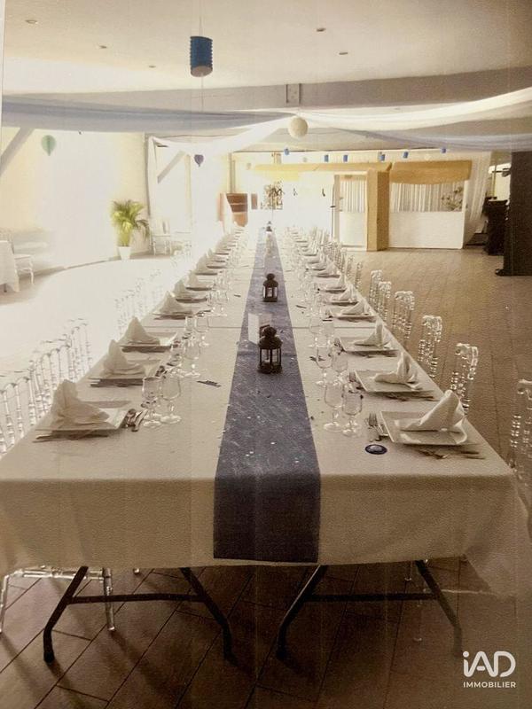 Local commercial - 301 m²