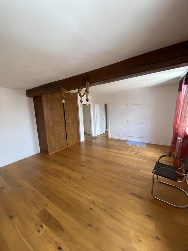 Maison - 247 m² - 9 pièces