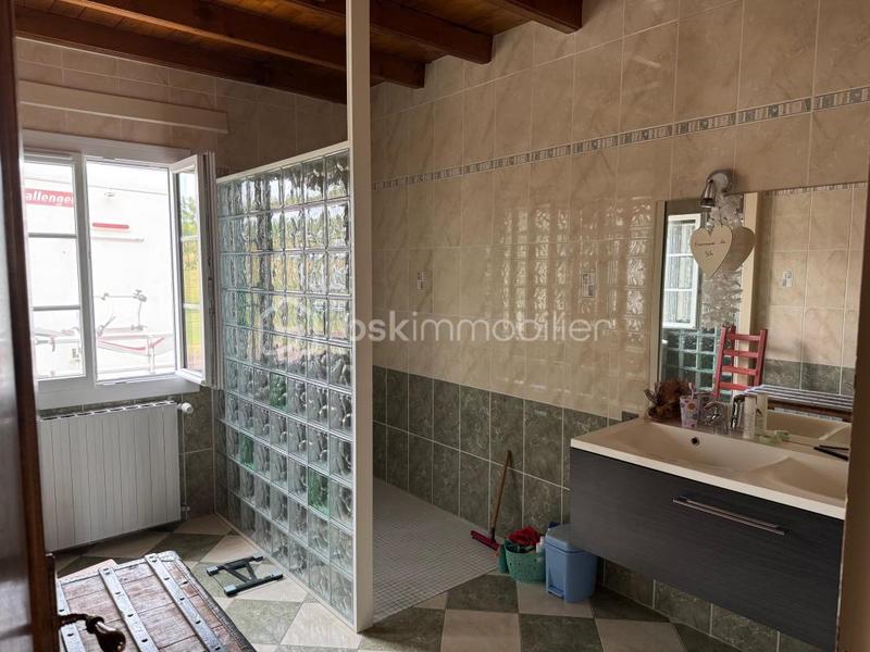 Maison traditionnelle - 159 m² - 6 pièces