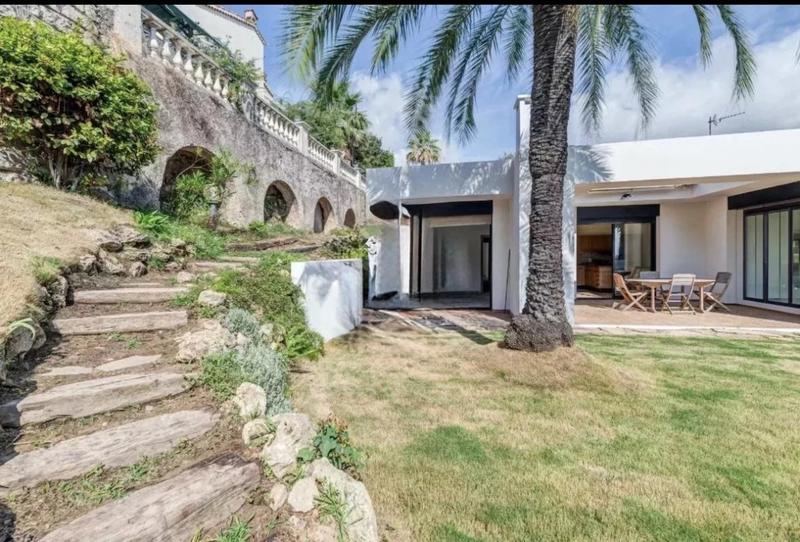 Villa - 302 m² - 5 pièces