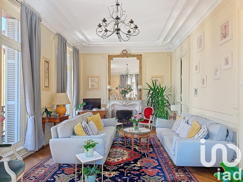 Appartement - 207 m² - 7 pièces