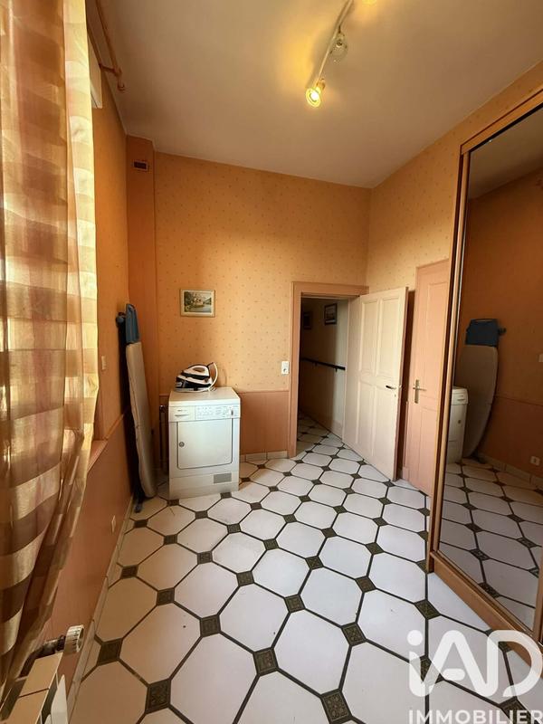 Maison - 208 m² - 9 pièces