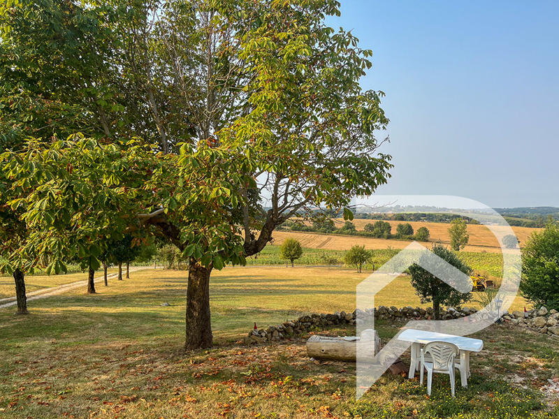 Maison - 228 m² - 7 pièces