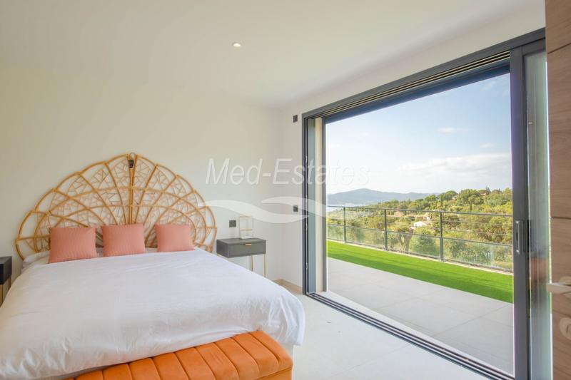 Maison contemporaine - 250 m² - 6 pièces