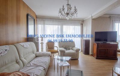 Appartement - 90 m² - 5 pièces