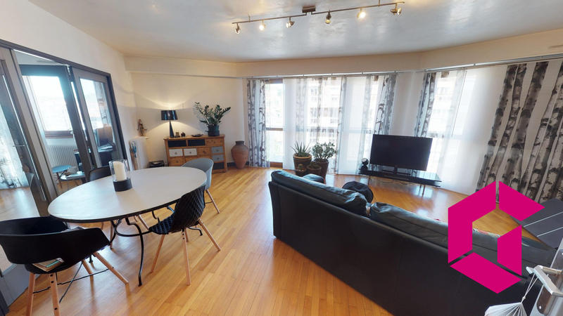 Appartement - 115 m² - 6 pièces