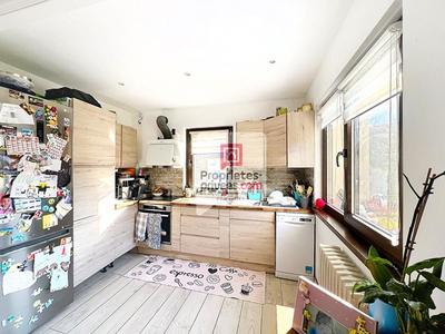 Maison - 240 m² - 18 pièces