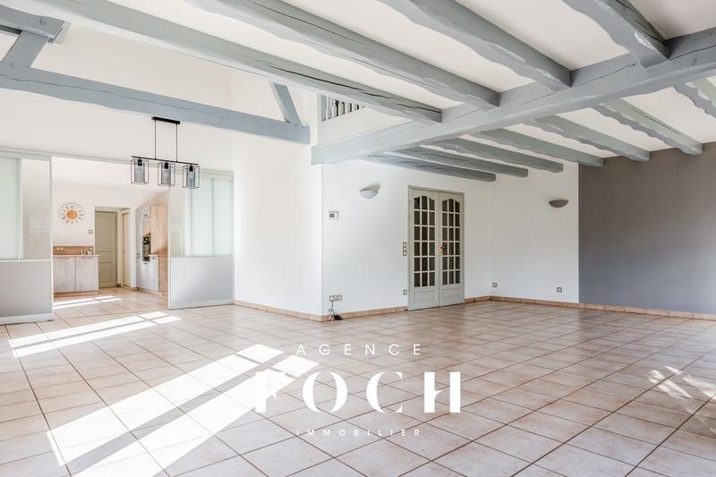 Maison - 259 m² - 7 pièces