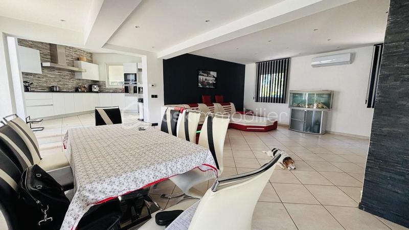 Villa - 301 m² - 11 pièces