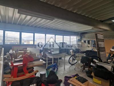 Entrepôt - 260 m²