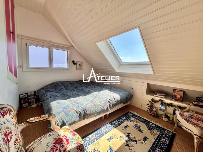 Maison - 225 m² - 9 pièces