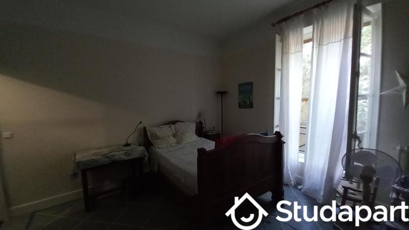 Chambre - 11 m² - 1 pièce